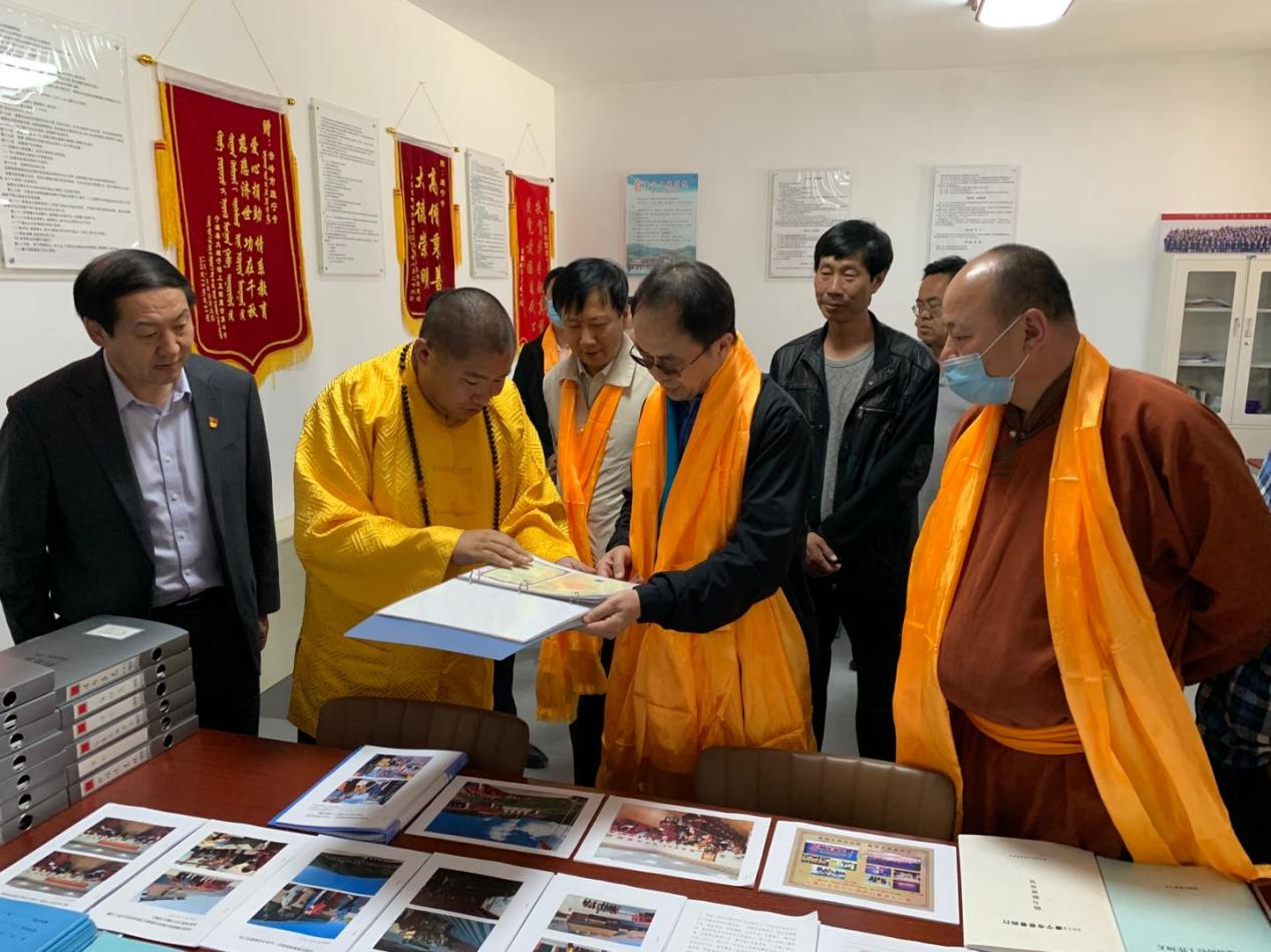 自治区政协常委、民族和宗教委员会分党组书记、主任高志明到赤峰市康宁寺等宗教 活动场所调研考察